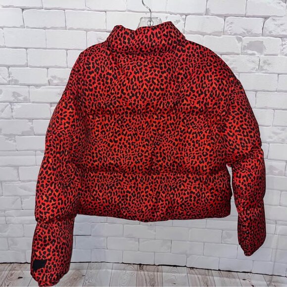 Fabletics Wander Cropped Puffer Jacket in Electric Cherry Leopard Classic 🍒 - Picture 3 of 3
